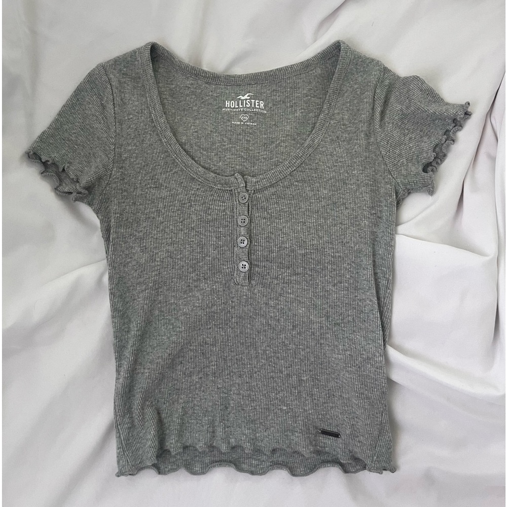 hollister baby tee